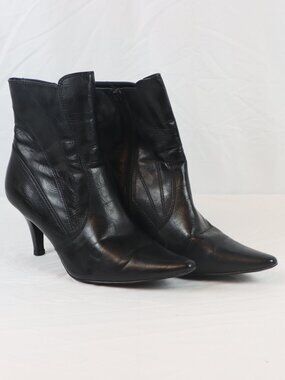 Style & Co. Size 9.5 Black Short Boot Heels